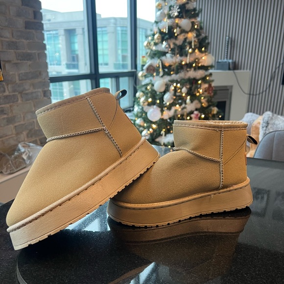 Winter boots - Picture 2 of 3